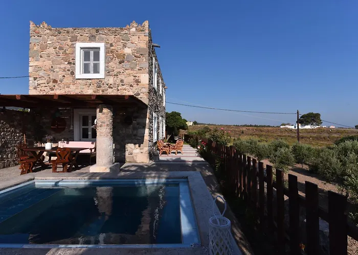 Traditional With Swimming Pool, Lawn Yard And Bbq Вилла Кос