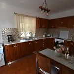 Vila Traditional With Swimming Pool, Lawn Yard And Bbq *