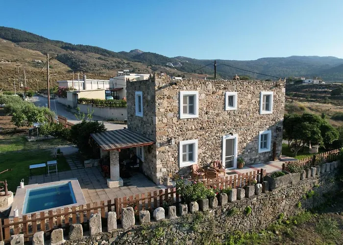 Traditional With Swimming Pool, Lawn Yard And Bbq Villa Kosz