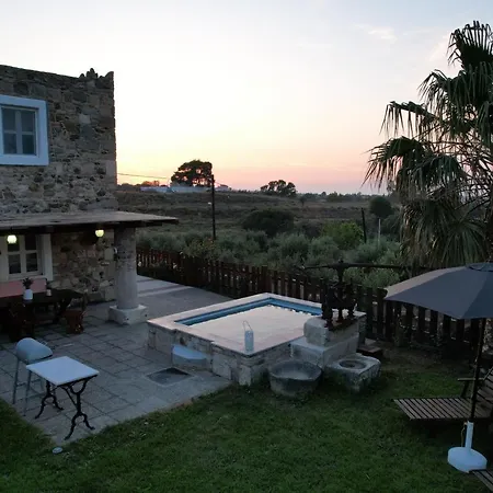 Traditional With Swimming Pool, Lawn Yard And Bbq İstanköy