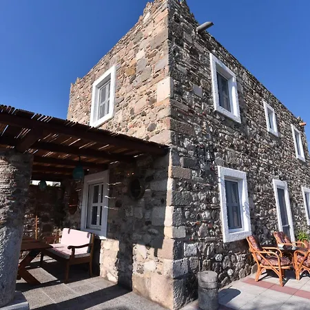 Villa Traditional With Swimming Pool, Lawn Yard And Bbq Città di Kos