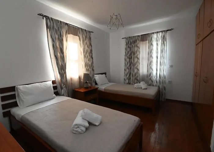 빌라 Traditional With Swimming Pool, Lawn Yard And Bbq 코스 타운