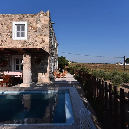 Traditional With Swimming Pool, Lawn Yard And Bbq Villa Kos