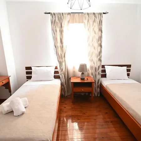 别墅 Traditional With Swimming Pool, Lawn Yard And Bbq 科斯镇