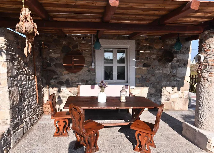 Вилла Traditional With Swimming Pool, Lawn Yard And Bbq